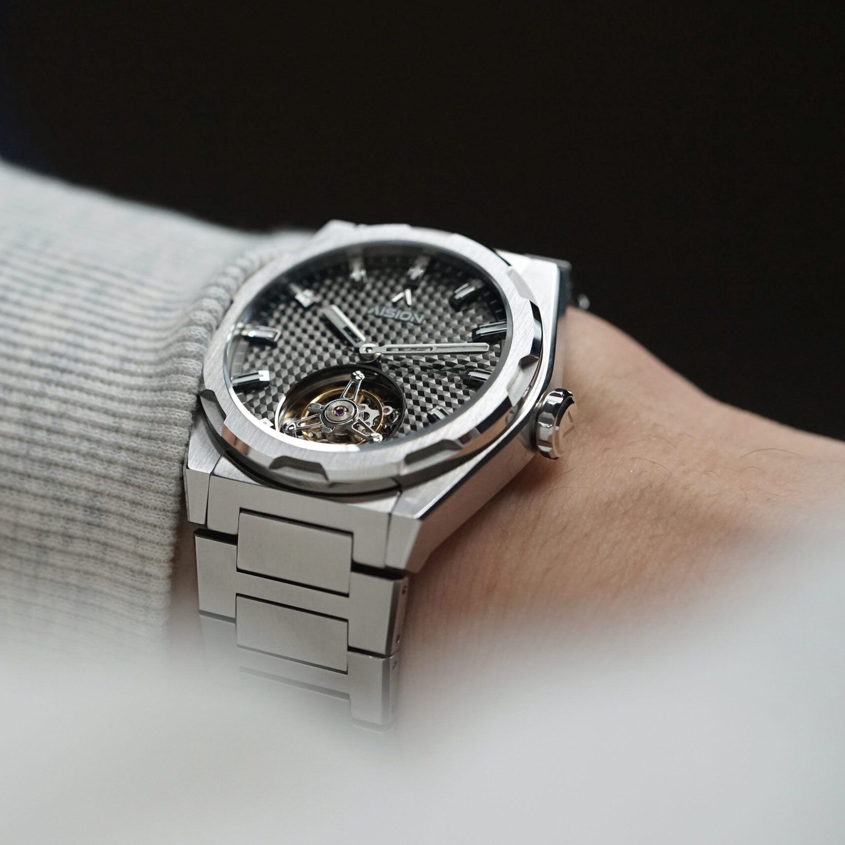 HANG TOURBILLON WRISTSHOT